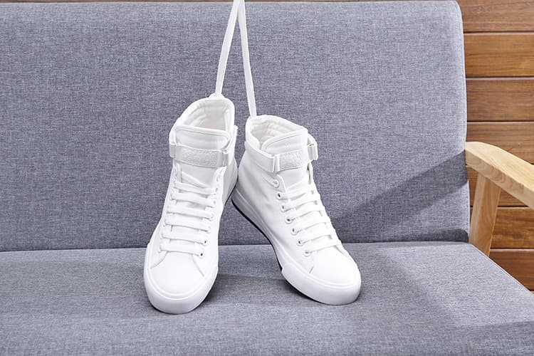 Zapatos o complemento en múltiples tallas