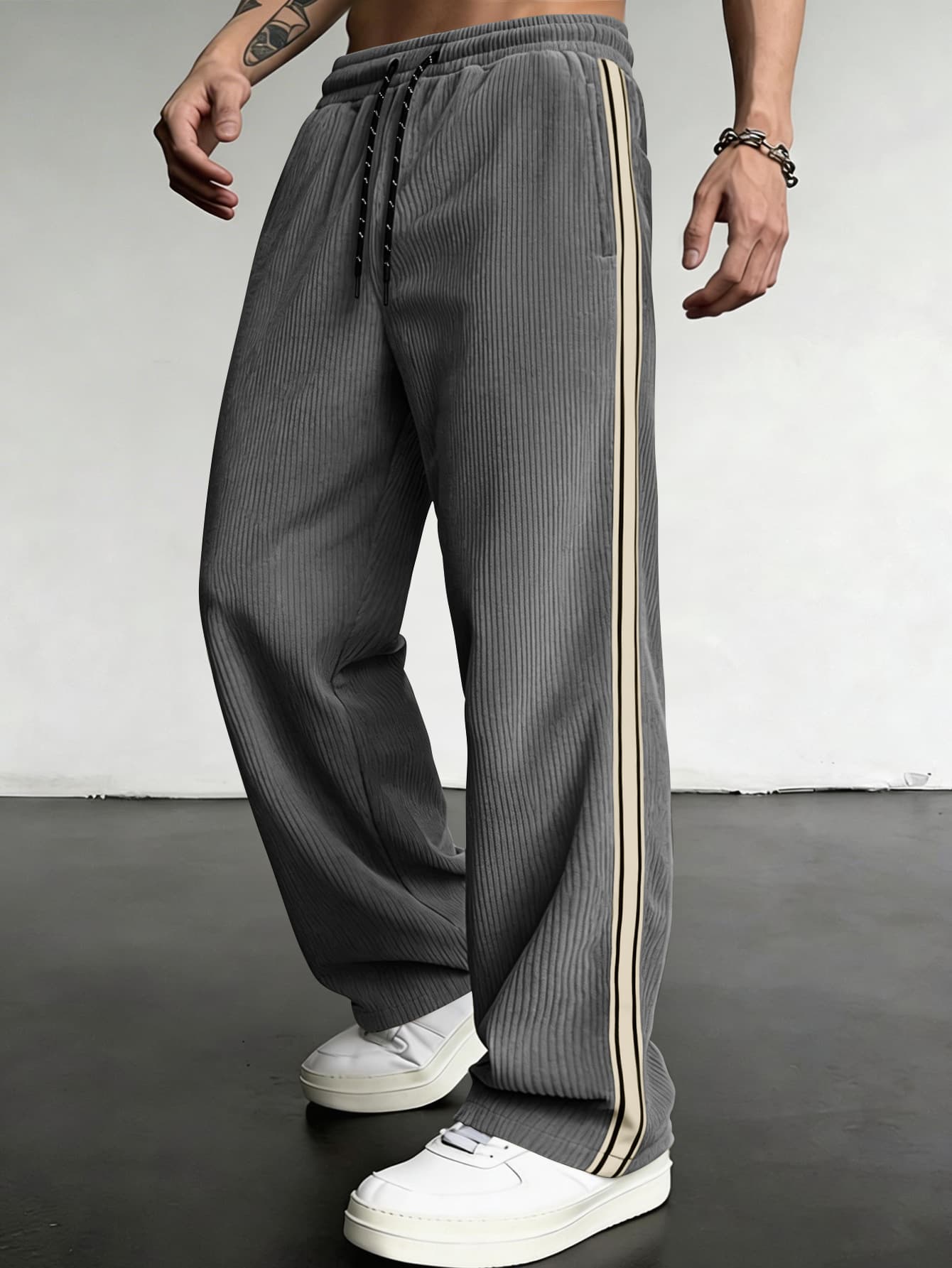 Pantalones de pana a rayas casuales con cordón ajustable