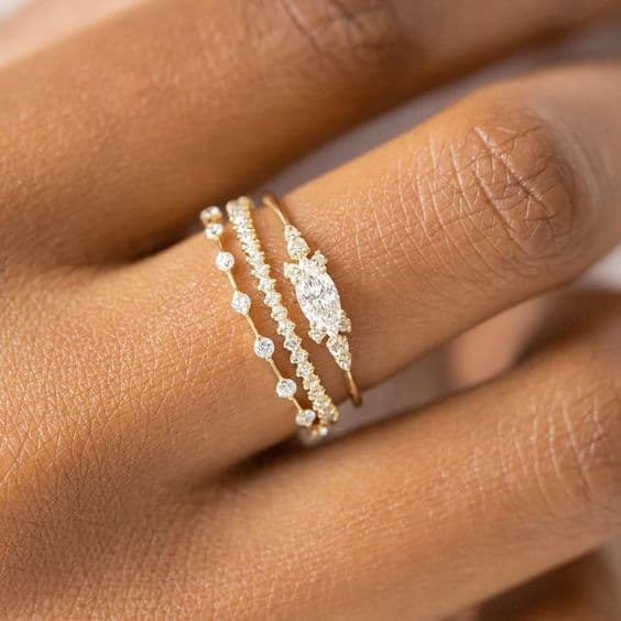 Set de tres anillos dorados para mujer
