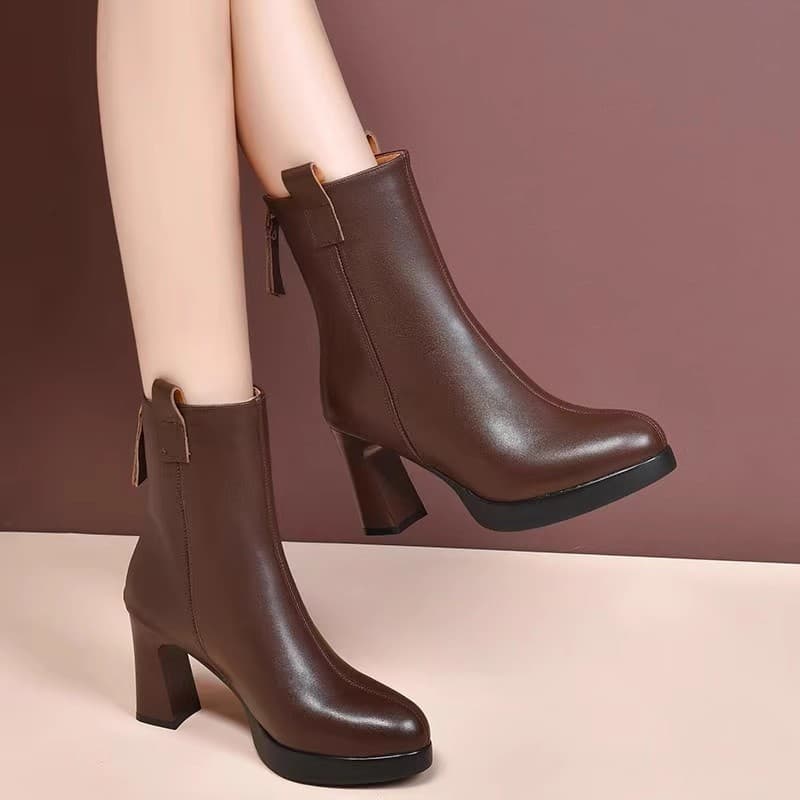 Botas de cuero con tacón alto y forro de velvet