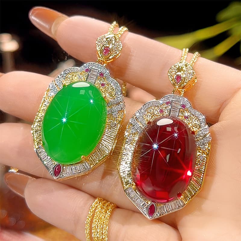 Colgante de piedra con rubí y esmeralda simulados