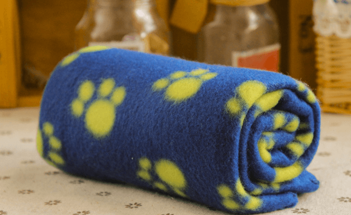 Manta suave para perros y gatos con diseño de patas