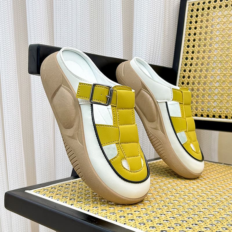 Sandalias con suela gruesa y hebilla ajustable