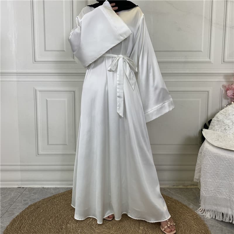 Vestido largo de satén con cordones