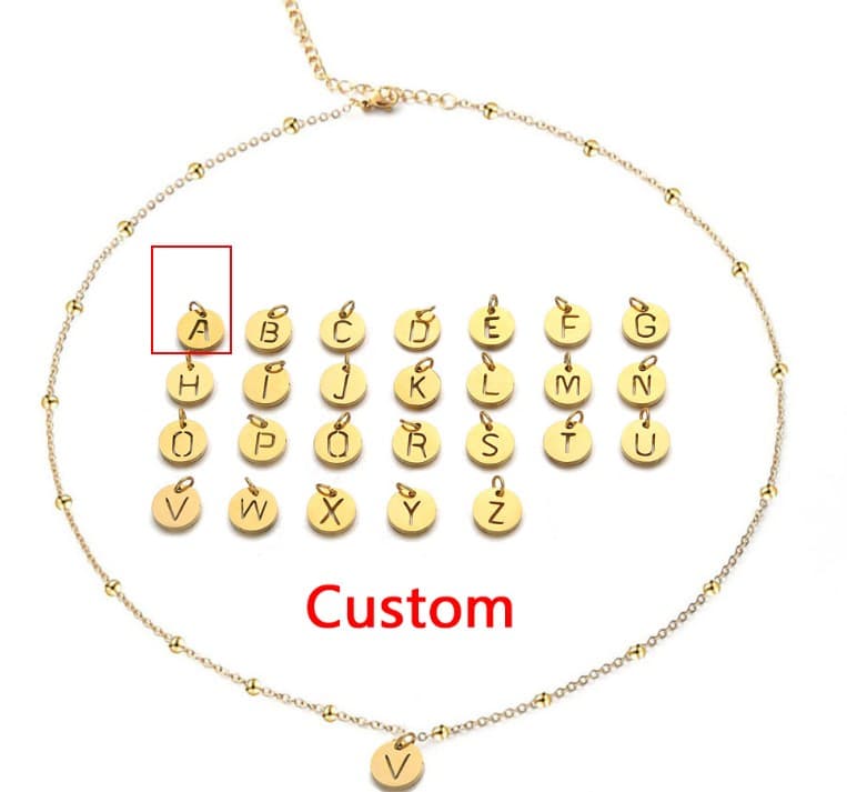 Collar con cadena de acero y letra inicial