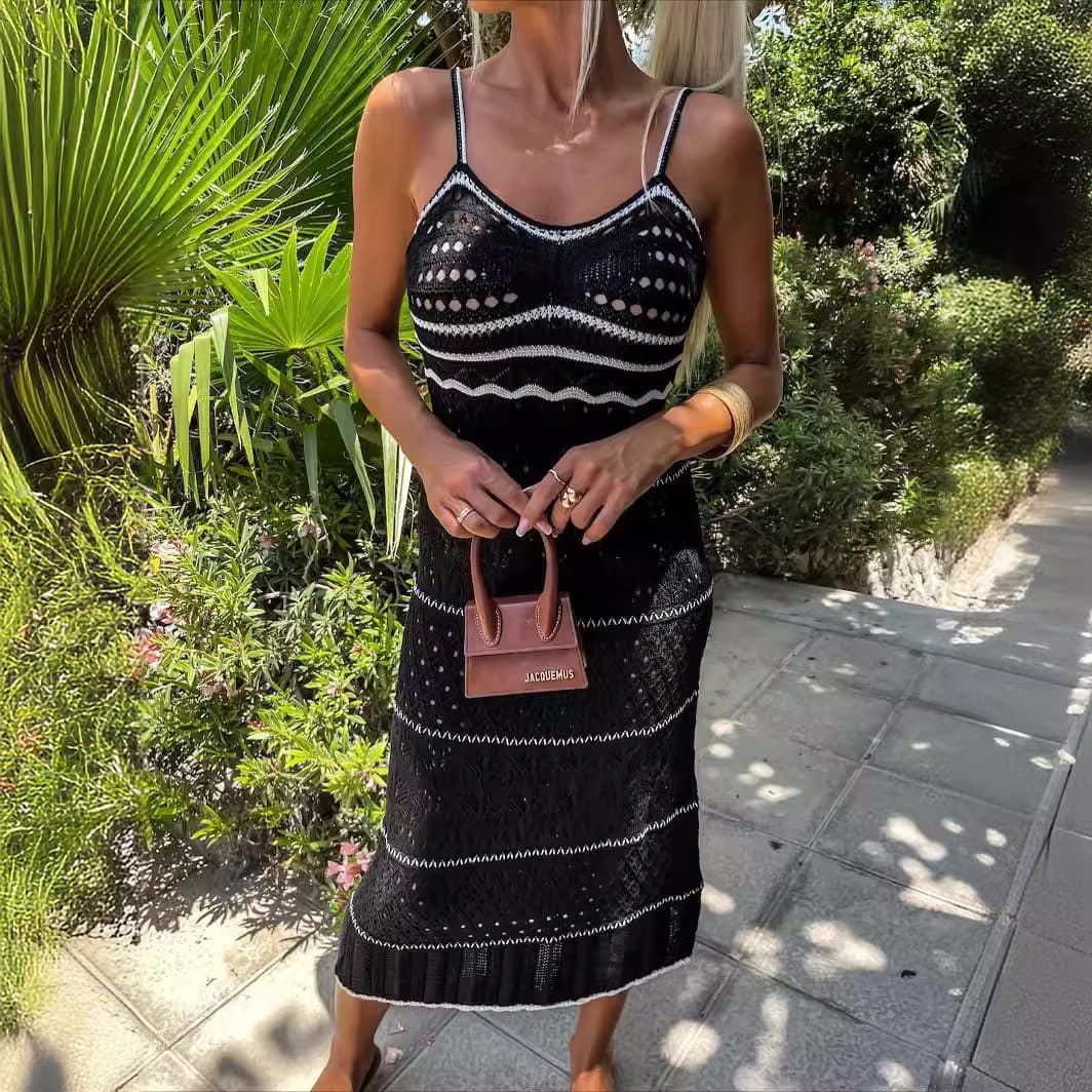 Vestido largo sin mangas con cuello en V y detalles recortados
