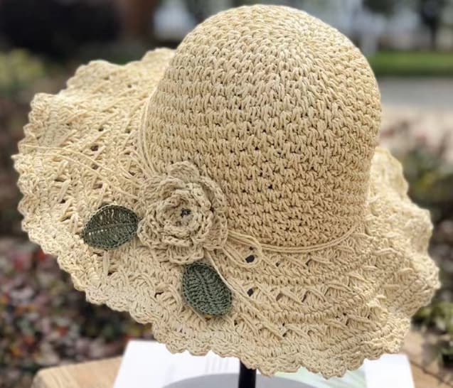 Sombrero de paja tejido a mano plegable con flores