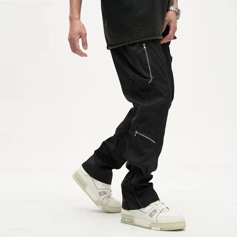 Pantalones cargo con múltiples bolsillos estilo urbano