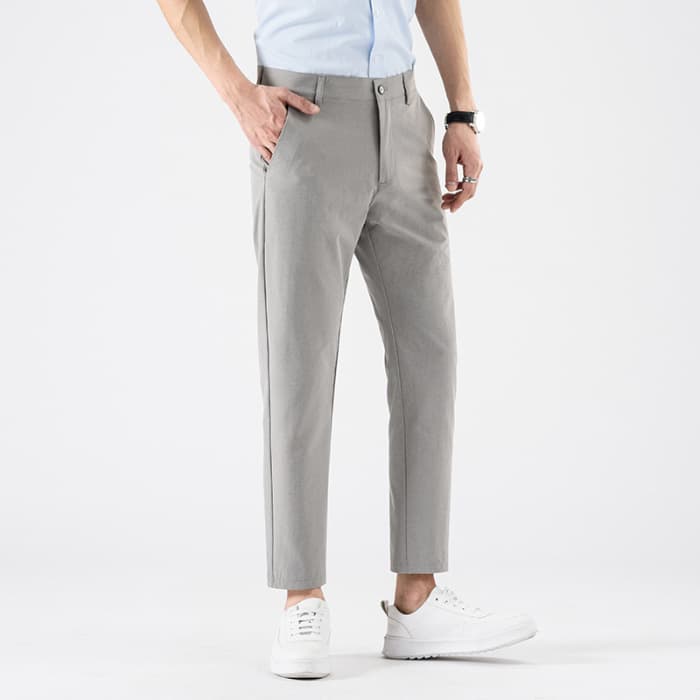 Pantalón capri ajustado hombre color sólido
