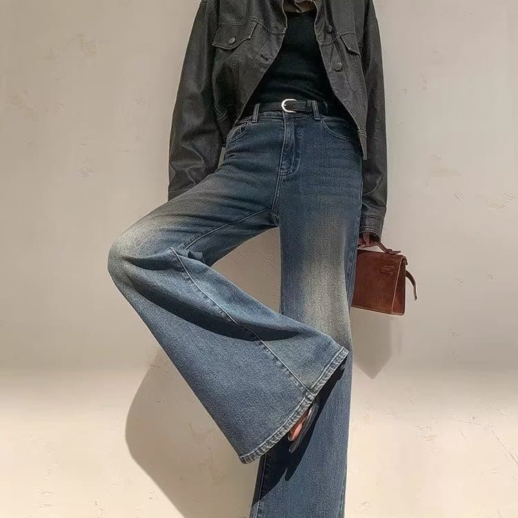 Jeans azules lavados con cintura alta