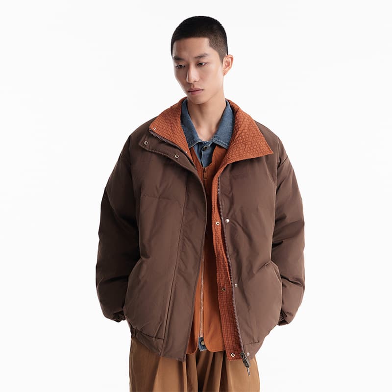 Chaqueta acolchada para hombre con cuello alto
