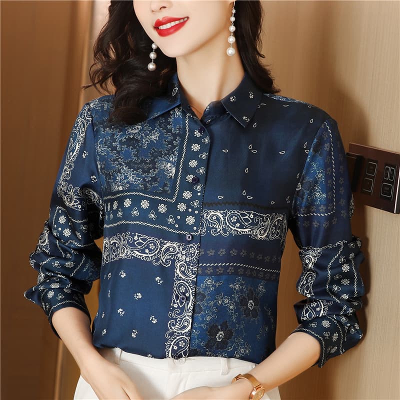 Camisa rayón con patrón estampado y costuras contrastadas