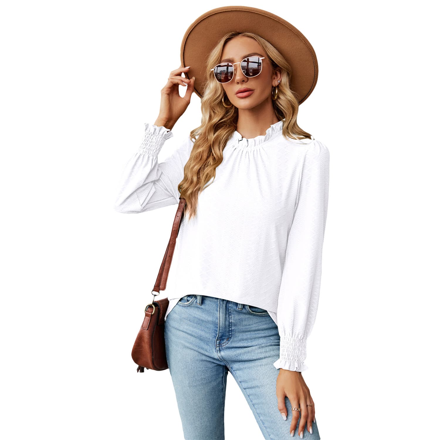 Camiseta con cuello de encaje y manga farol