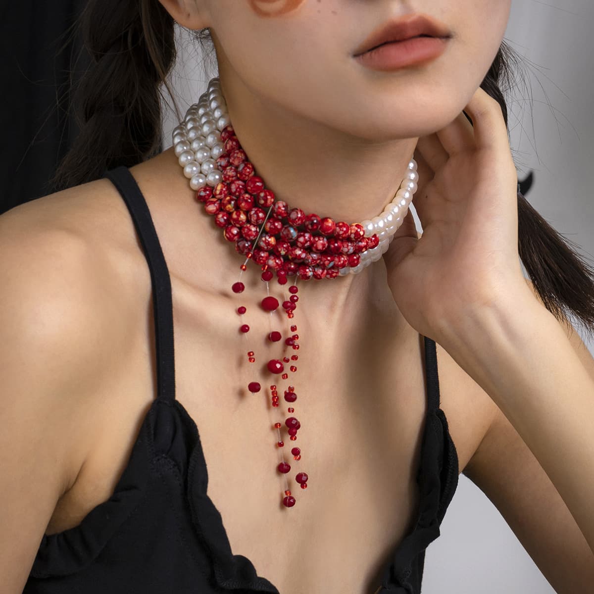 Collar gótico con perlas para mujer