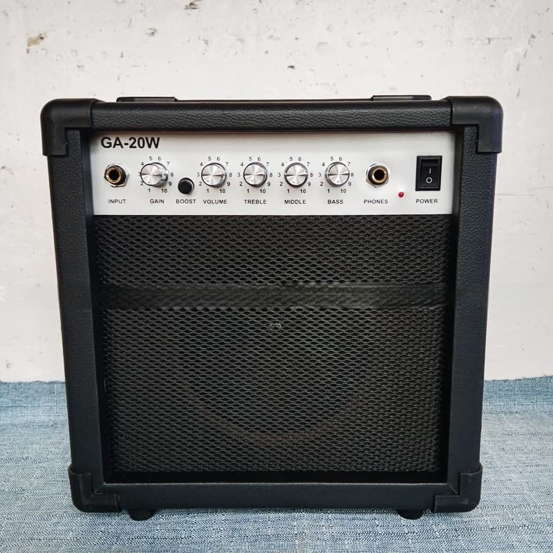 Amplificador de guitarra de 20W con caja de madera
