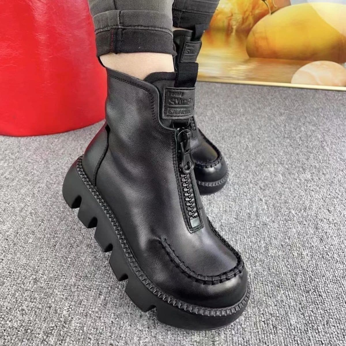Botas estilo motociclista con plataforma y tacón muffin