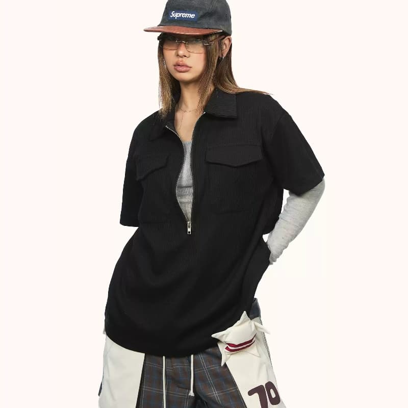 Camiseta de mujer manga corta con media cremallera, estilo casual