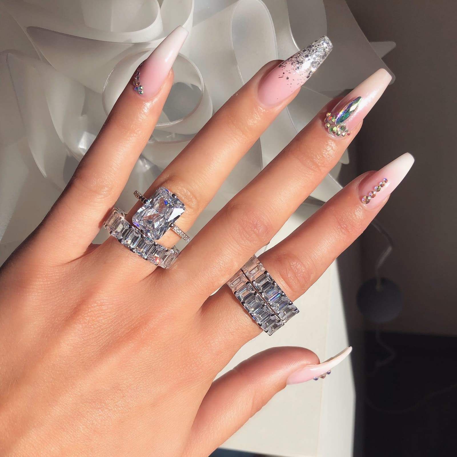 Anillo de diamante corte princesa oro blanco 18K