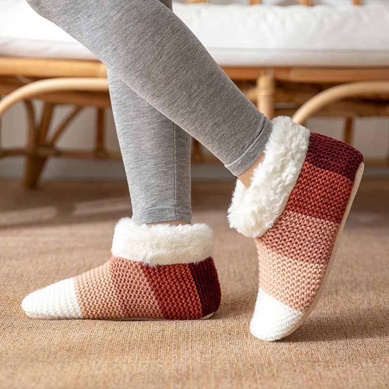 Calcetines de piso cálidos para mujer, antideslizantes
