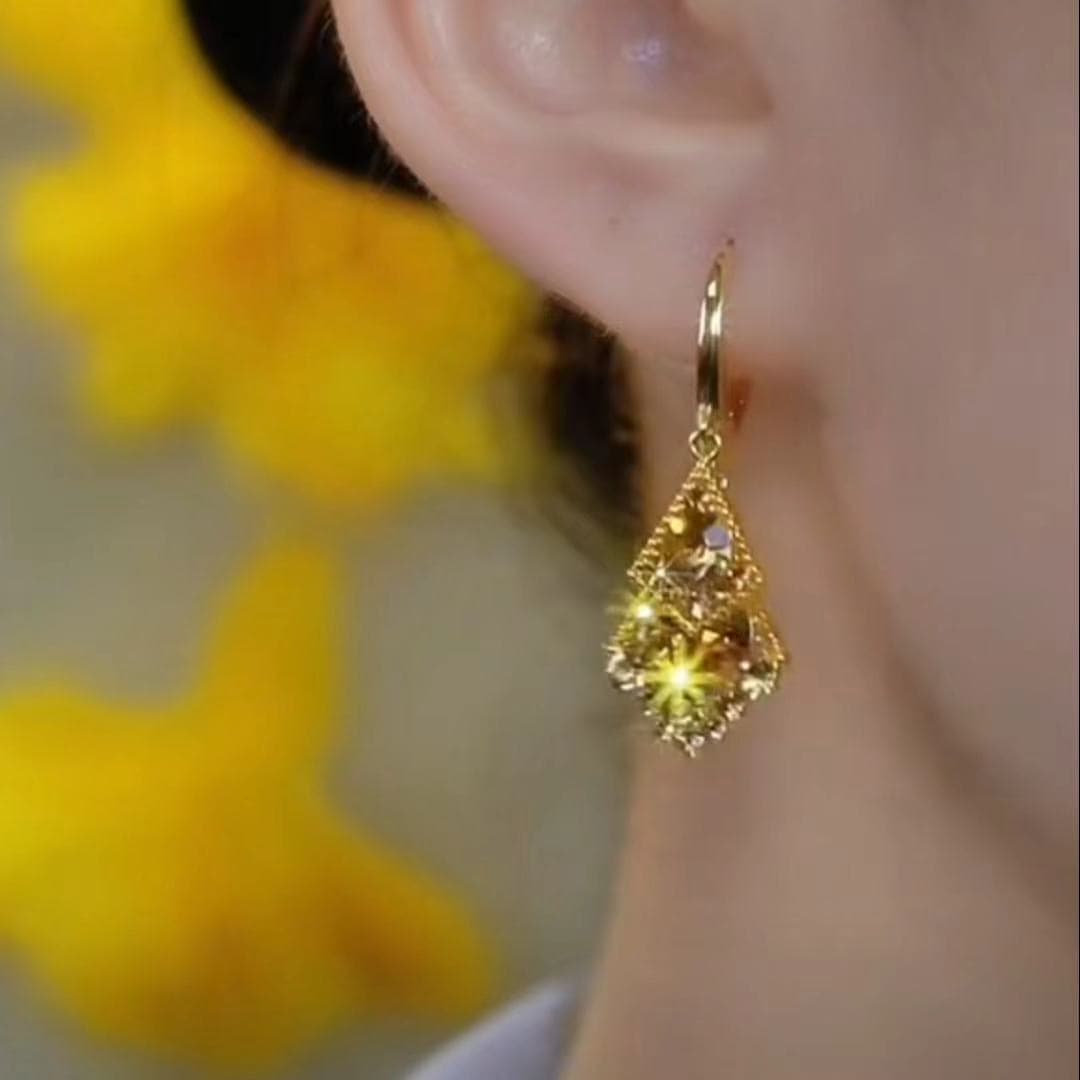 Aretes de lujo con alta presencia atmosférica para mujer