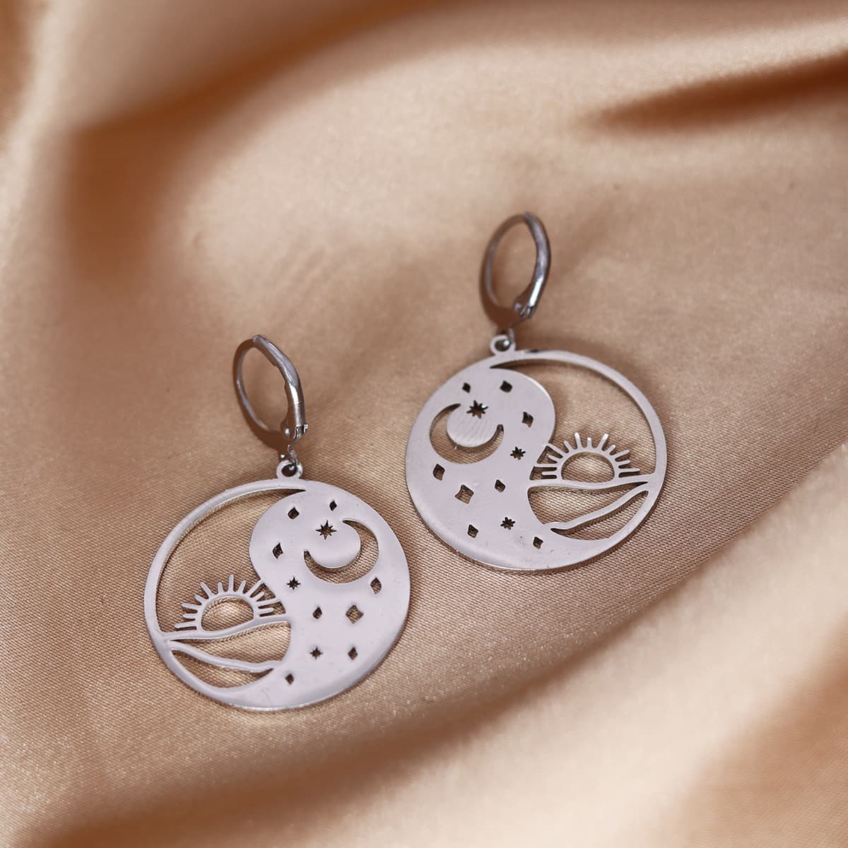 Aretes de acero inoxidable Yin Yang