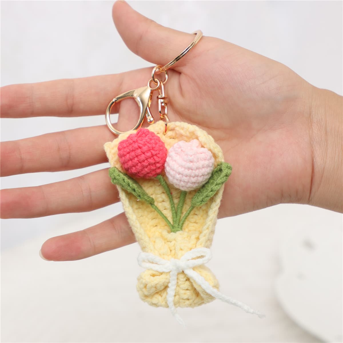 Llavero de tulipanes tejidos a mano, ramo floral
