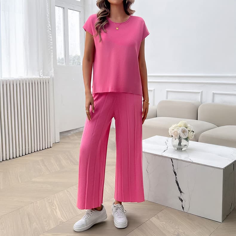 Conjunto casual: top sin mangas y pantalón de pierna ancha