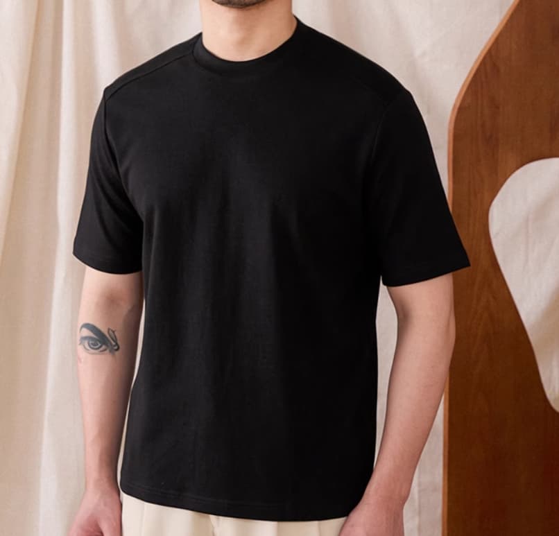 Camiseta base slim fit cuello redondo transpirable