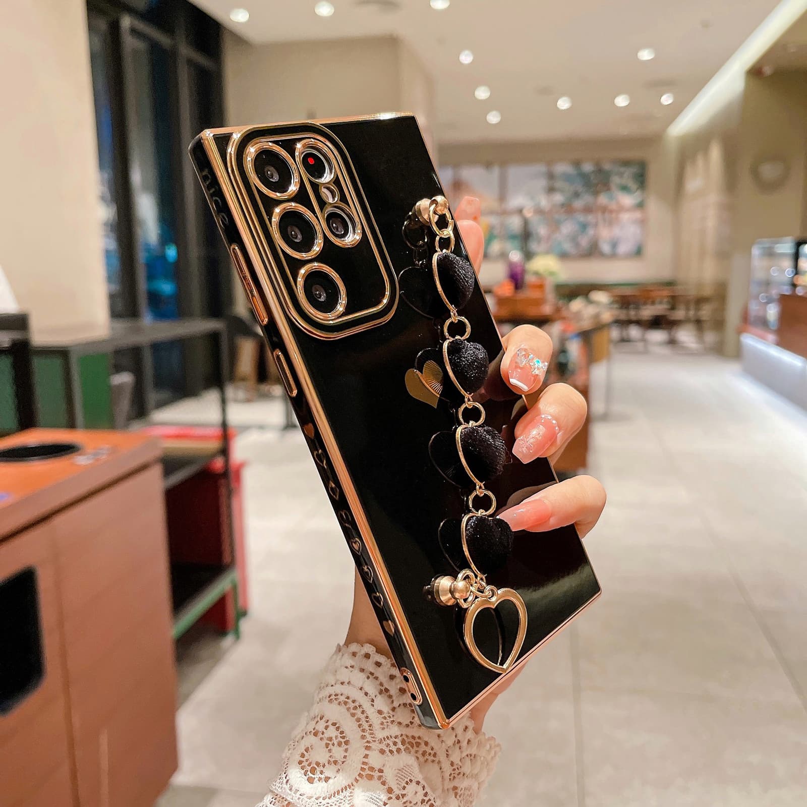 Funda antiimpacto Samsung con pulsera de corazón