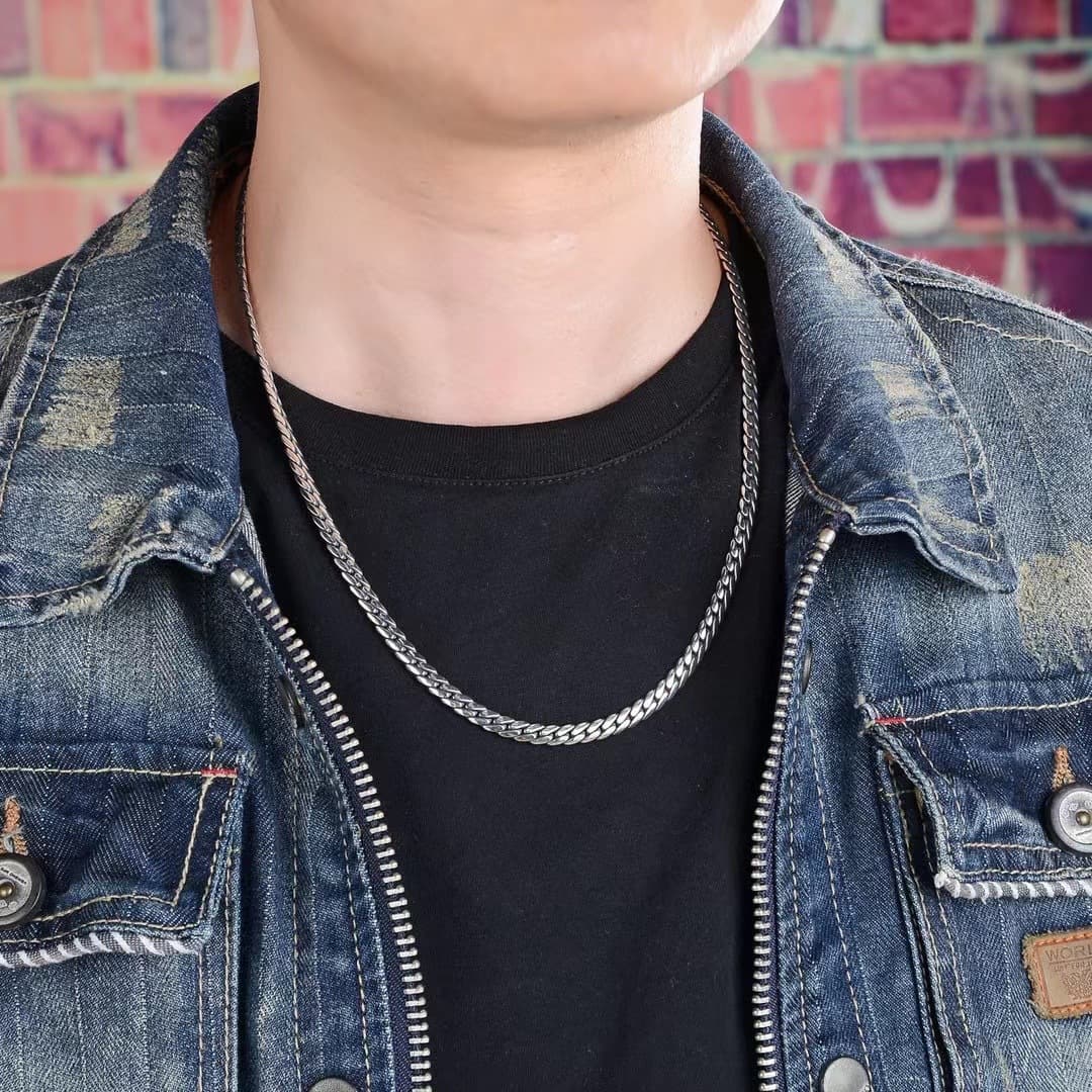 Collar de cadena espina de serpiente para hombre