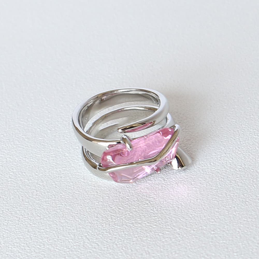 Anillo de cobre con flor de cerezo y zircón