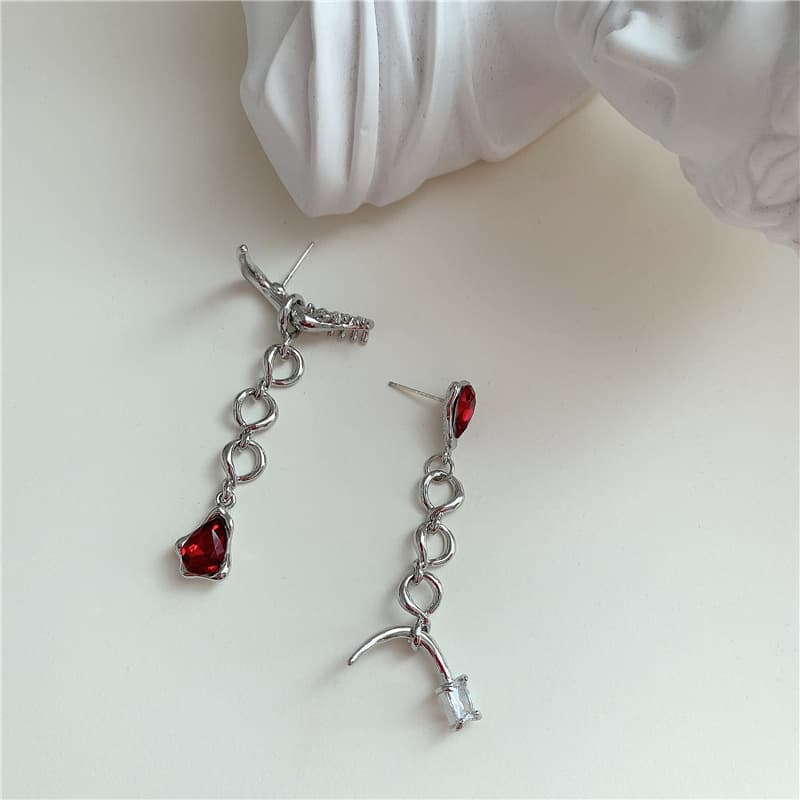 Aretes con gema cónica, diseño europeo y moderno
