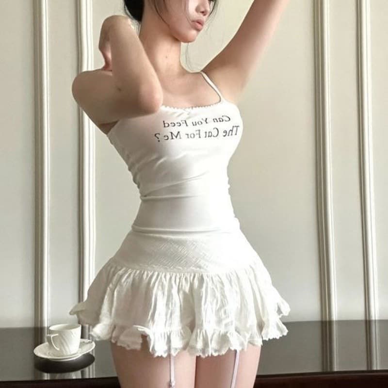 Top de tira única con estampado de letras y encaje