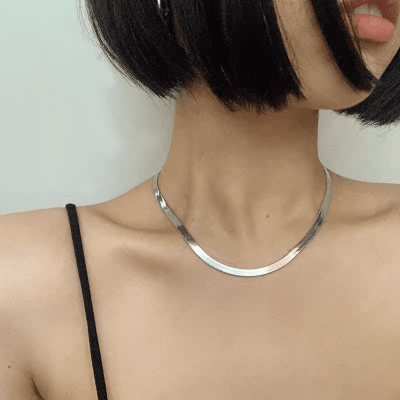 Collar de plata esterlina 999 con diseño óseo