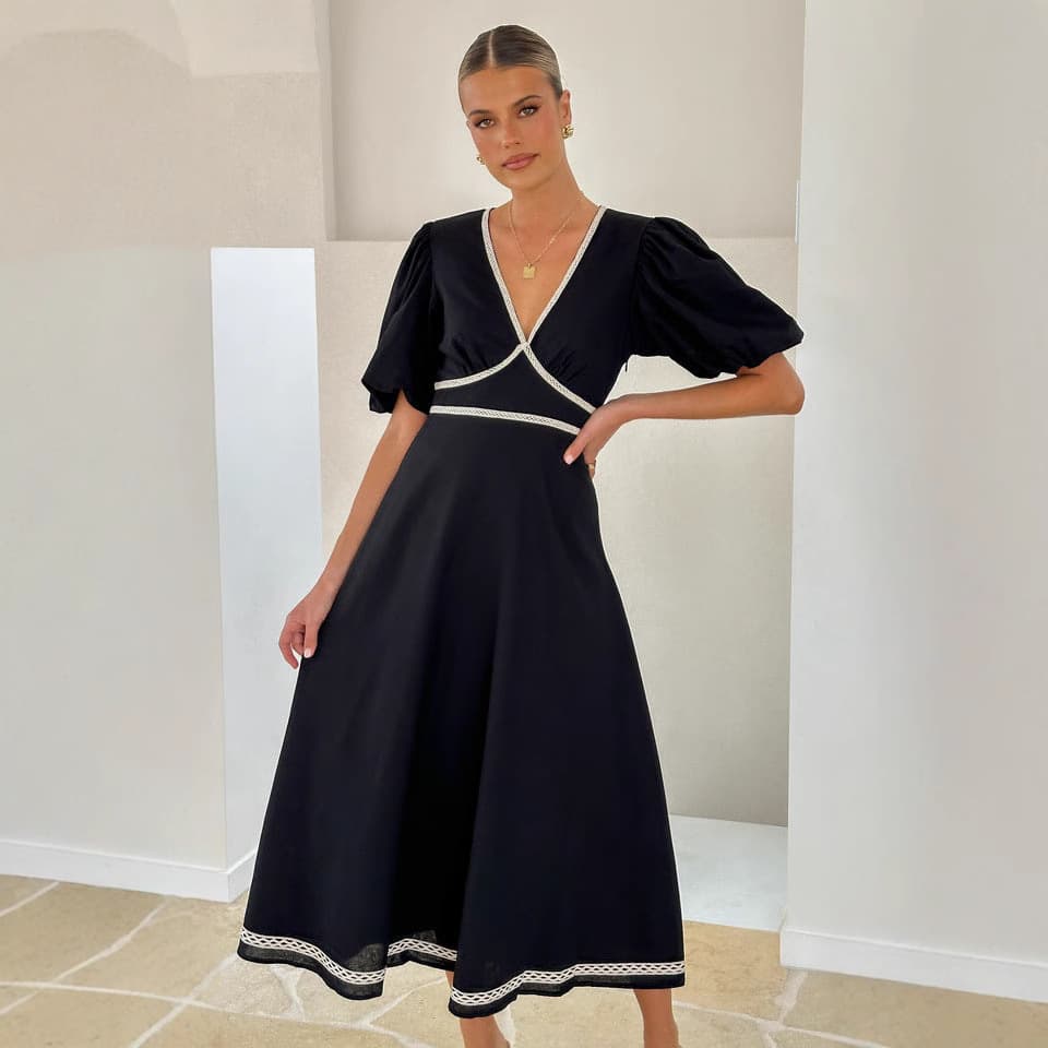 Vestido largo escote V con detalles de encaje