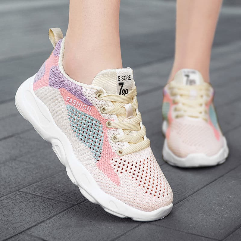 Tenis deportivos colorblock para mujer con cordones