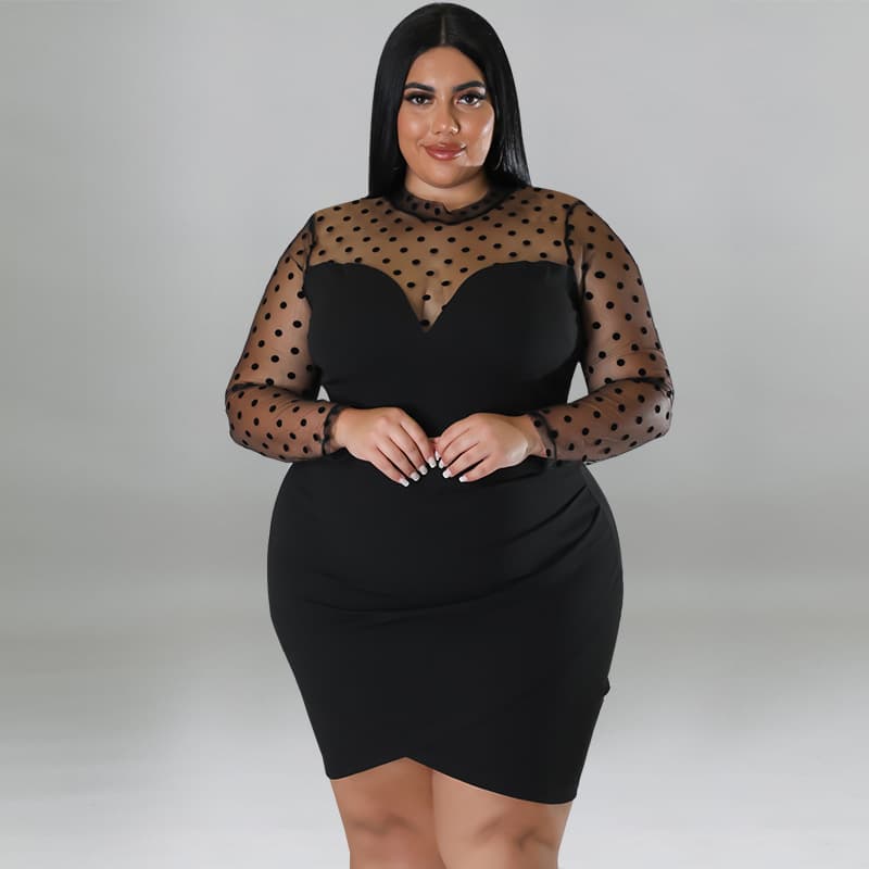 Vestido entallado con malla y costuras en contraste