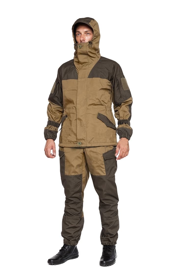 Traje táctico de montaña con chaqueta y pantalón