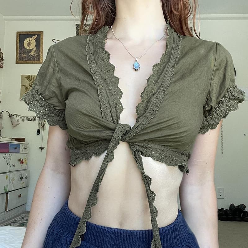 Playera con mangas cortas abullonadas