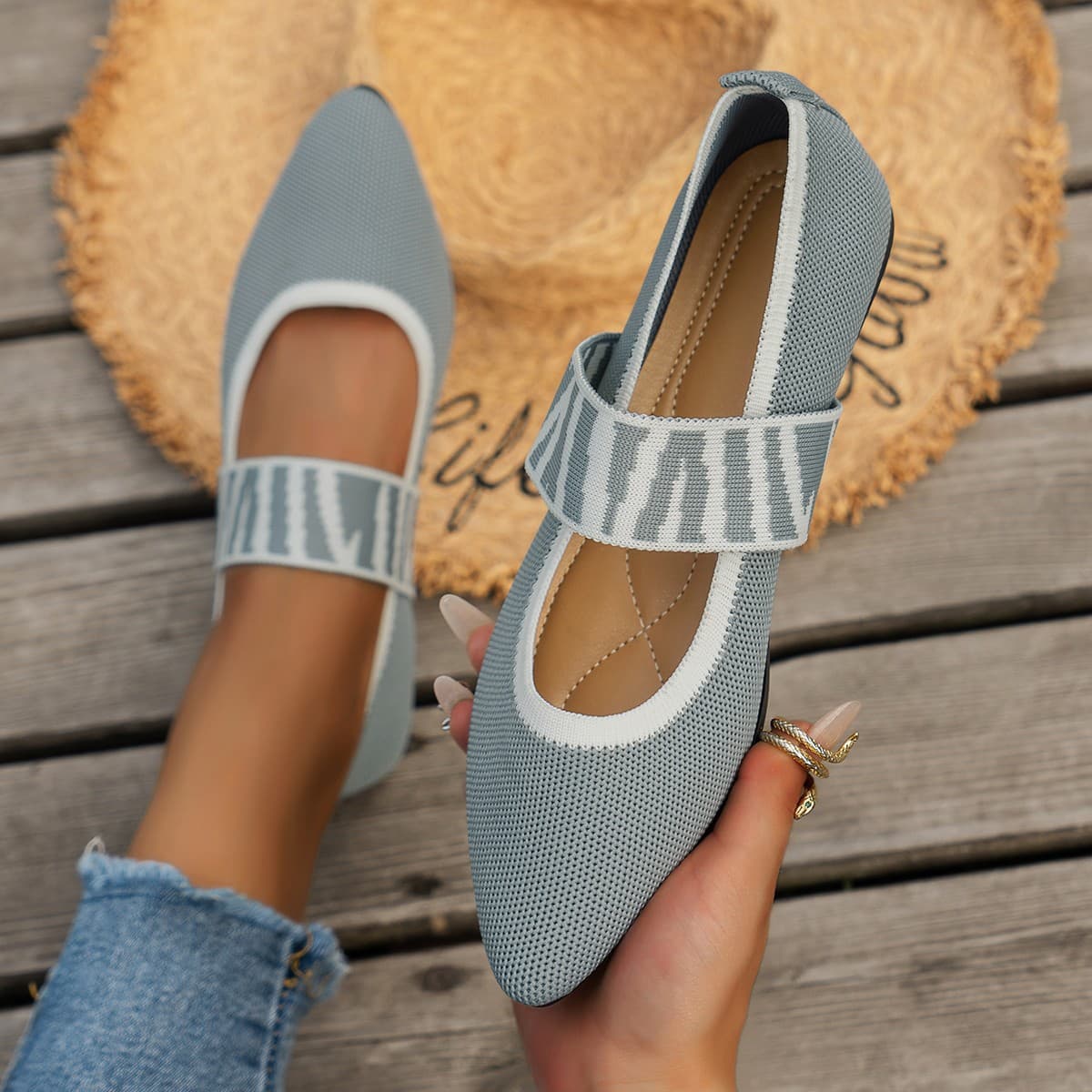 Zapatos planos con punta aguda y rayas para mujer