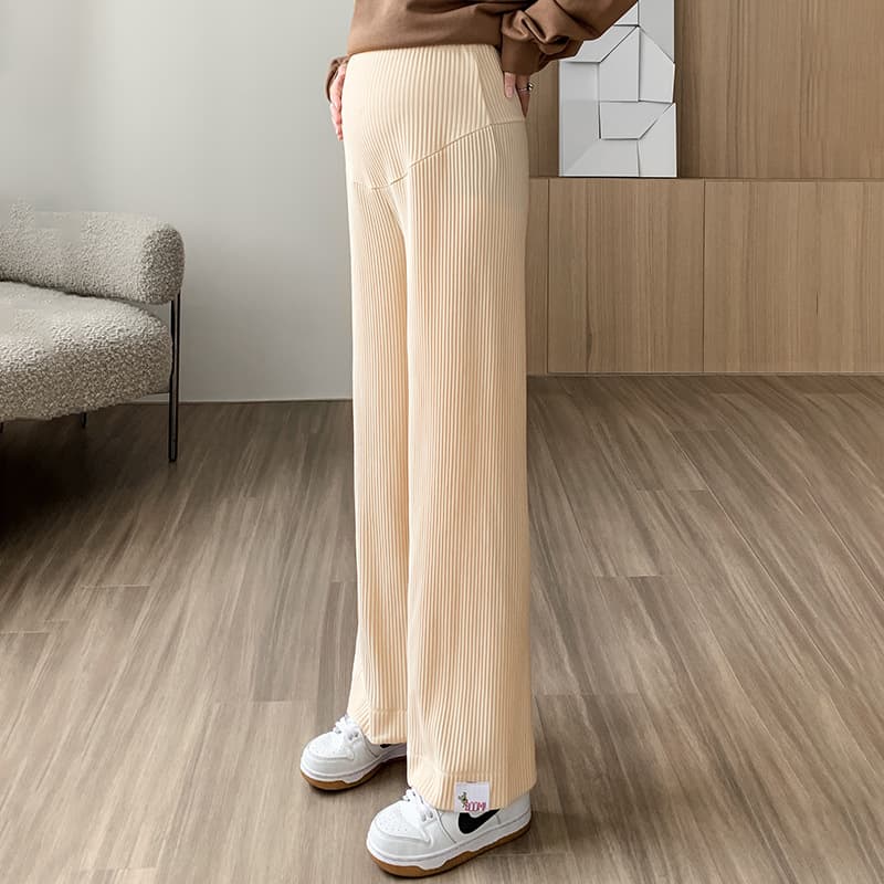 Pantalones de maternidad sueltos y rectos