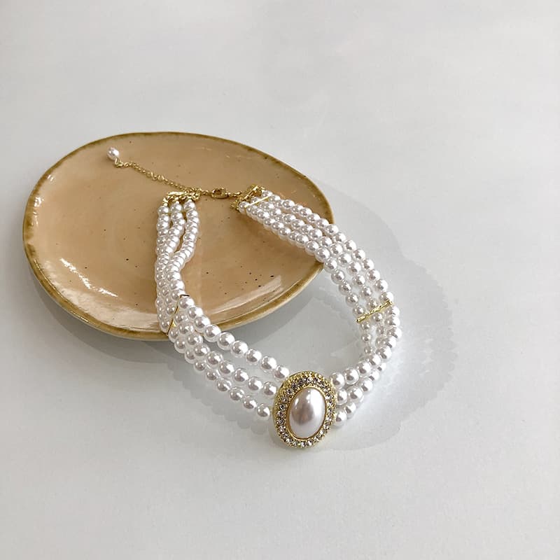 Collar multicapas con perlas decorativo para mujer