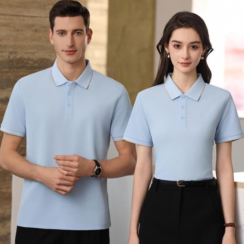 Polo antibacteriano de color sólido ajuste regular