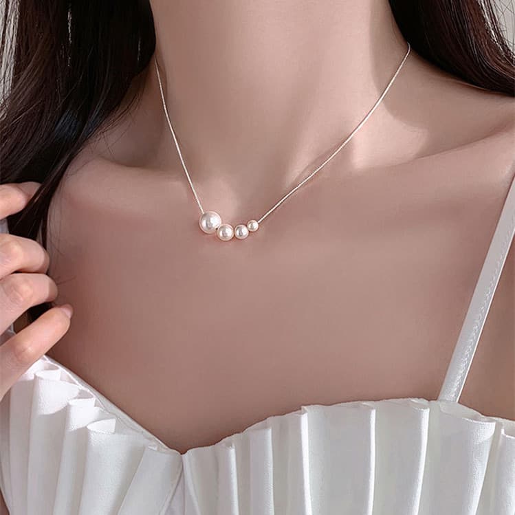 Collar de perlas en plata 925 con cadena simple