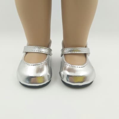 Zapatos de muñeca estilo simple