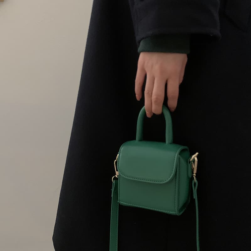 Bolsa cuadrada pequeña estilo retro para hombro