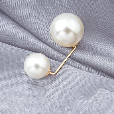 Broche con perla para falda y cintura