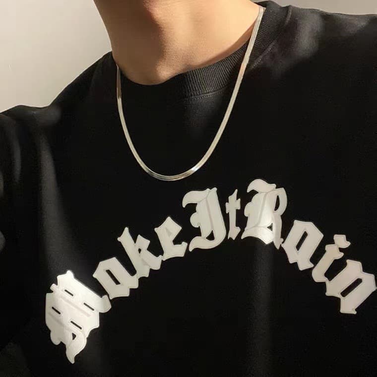 Collar de acero titanio con cadena hueso serpiente