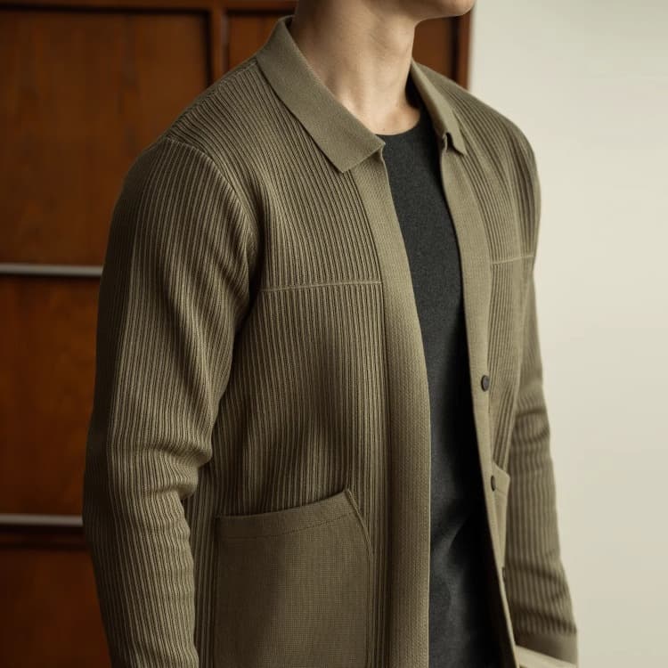 Cardigan tejido con solapa ajustado para joven