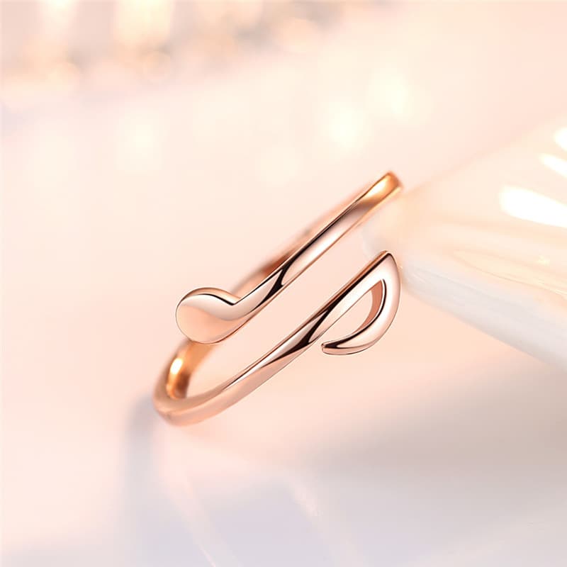 Anillo de cobre ajustable con diseño geométrico